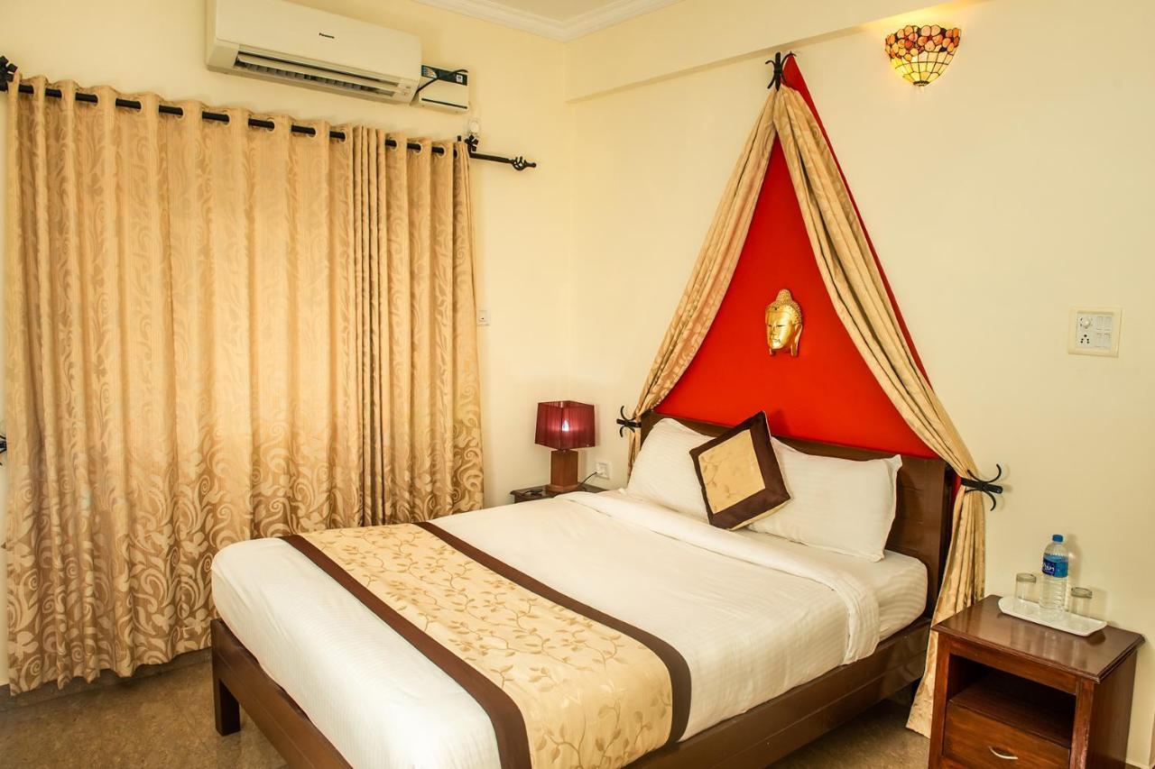 แฟ็บโฮเต็ล ไมตรี สวีท ลีฟวิง Hotel บากา ภายนอก รูปภาพ