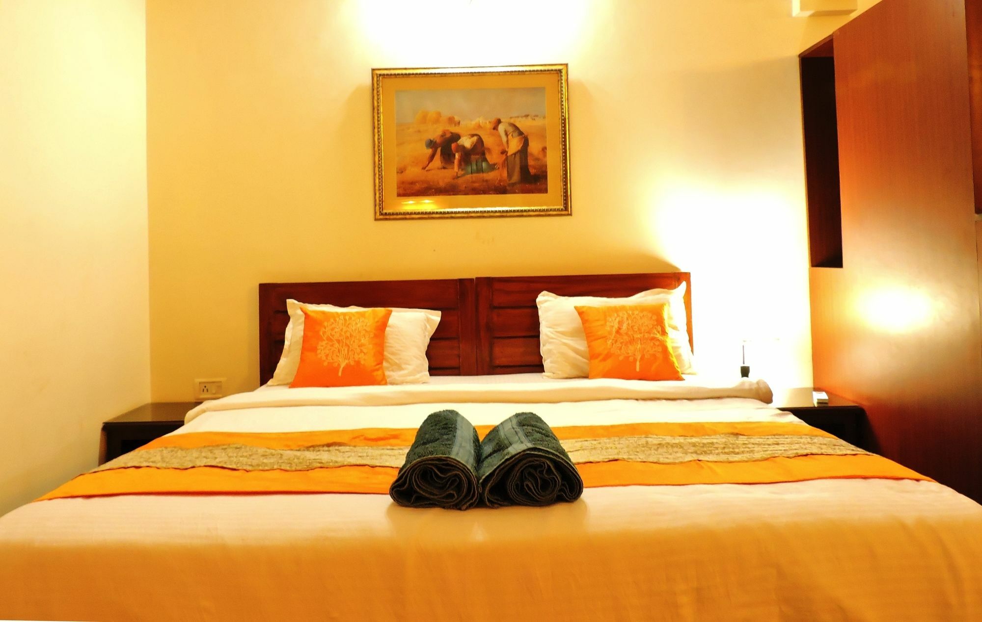 แฟ็บโฮเต็ล ไมตรี สวีท ลีฟวิง Hotel บากา ภายนอก รูปภาพ