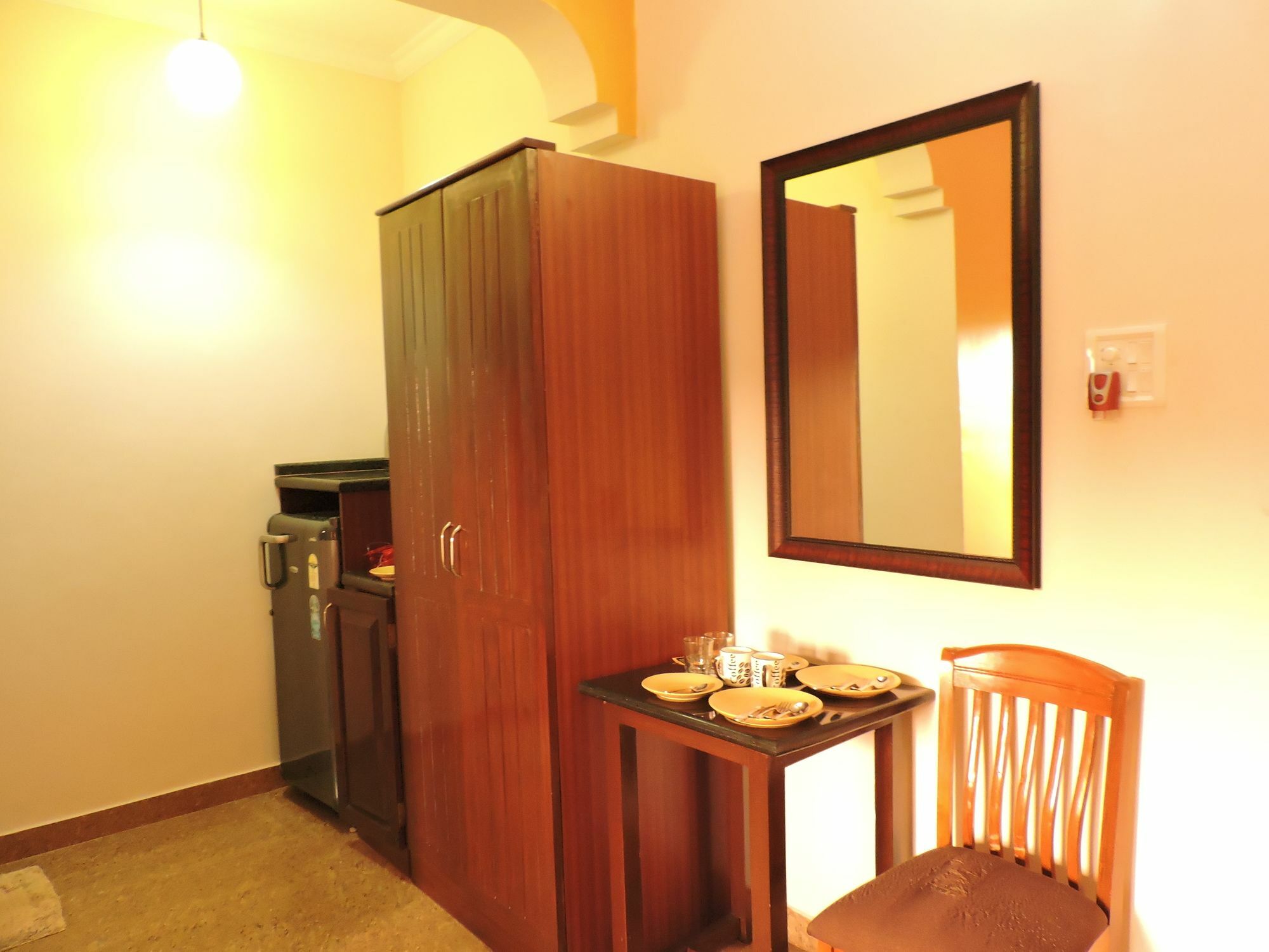 แฟ็บโฮเต็ล ไมตรี สวีท ลีฟวิง Hotel บากา ภายนอก รูปภาพ
