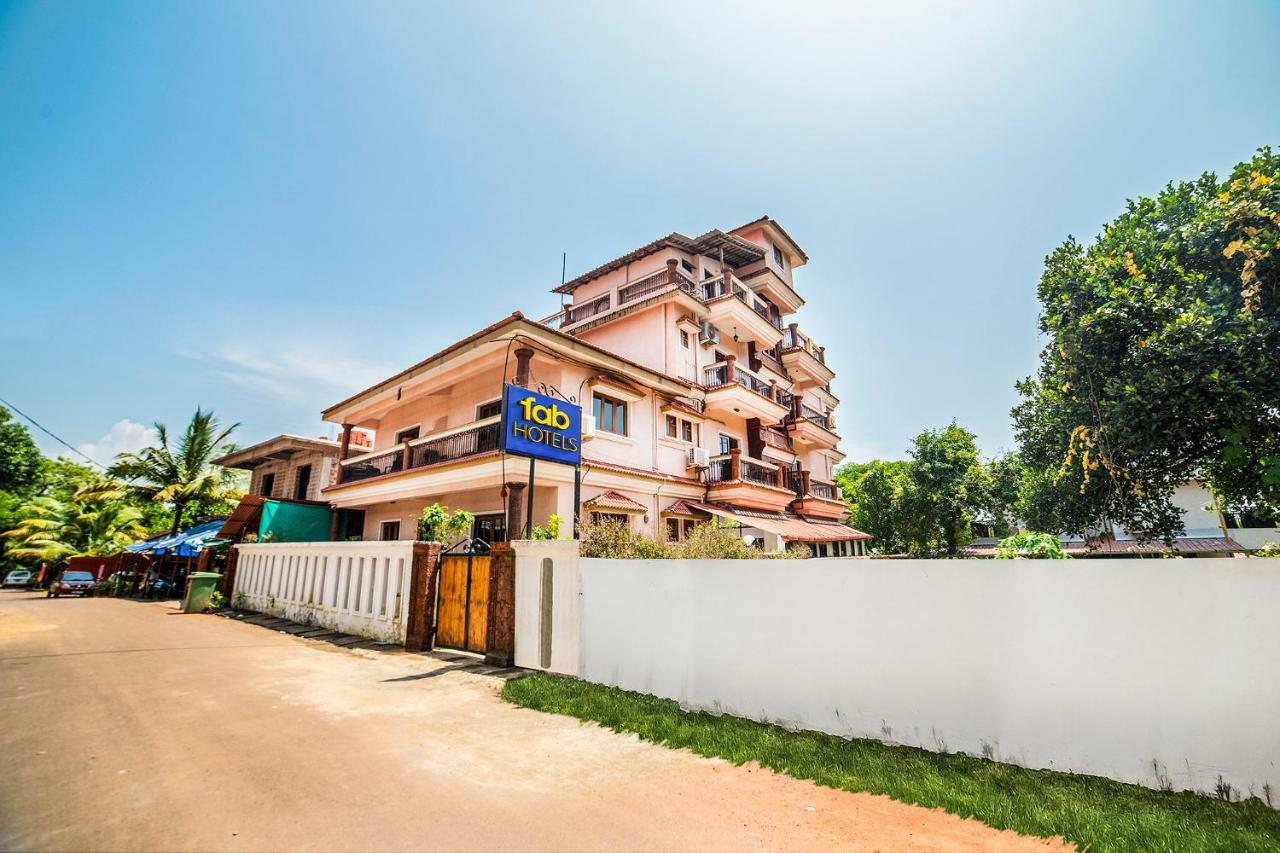 แฟ็บโฮเต็ล ไมตรี สวีท ลีฟวิง Hotel บากา ภายนอก รูปภาพ
